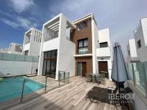 Prodej rodinného domu, Torrevieja, Španělsko, 196 m2