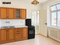 Prodej bytu 3+1, Karlovy Vary, Vrázova, 80 m2