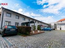 Pronájem kanceláře, Hradec Králové, třída Karla IV., 206 m2