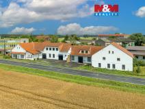 Prodej rodinného domu, Krakovany, 780 m2