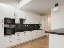 Pronájem bytu 4+kk, Praha, Janáčkovo nábřeží, 132 m2