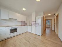 Pronájem bytu 2+1, Jindřichův Hradec, sídliště U Nádraží, 50 m2