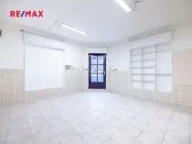 Pronájem obchodního prostoru, Praha - Dolní Počernice, Českobrodská, 66 m2