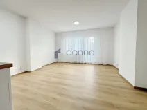 Pronájem bytu 1+kk, Praha, Mochovská, 34 m2