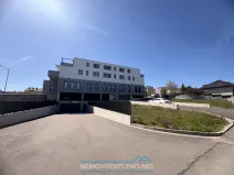 Pronájem garážového stání, Znojmo, Kosmákova, 15 m2