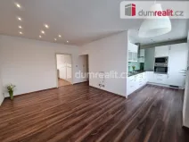 Pronájem bytu 2+1, Kralupy nad Vltavou - Lobeček, nám. Mládežníků, 54 m2