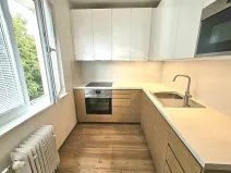 Pronájem bytu 2+1, Praha, Šantrochova, 59 m2