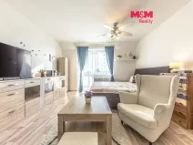 Pronájem bytu 1+kk, Praha, Švihovská, 37 m2