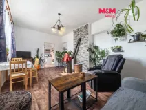 Prodej bytu 3+1, Suchomasty, 74 m2