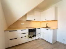 Prodej bytu 3+1, Hustopeče, Gen. Peřiny, 78 m2