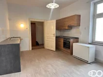 Pronájem bytu 2+1, Jindřichův Hradec, nám. Míru, 97 m2