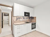 Pronájem bytu 1+kk, Brno, Líšeňská, 29 m2