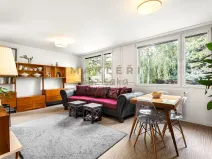 Prodej atypického bytu, Praha, Šimůnkova, 77 m2