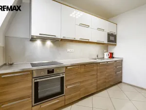 Prodej činžovního domu, Karlovy Vary, Bulharská, 635 m2