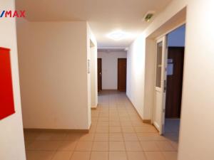 Prodej bytu 2+kk, Karlovy Vary - Doubí, Spálená, 73 m2