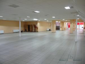 Prodej obchodního prostoru, Veselí nad Moravou, tř. Masarykova, 980 m2