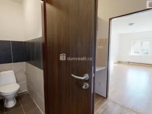 Pronájem bytu 1+1, Opava - Komárov, Podvihovská, 37 m2