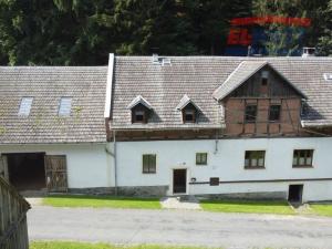 Prodej rodinného domu, Strašín - Zuklín, 400 m2