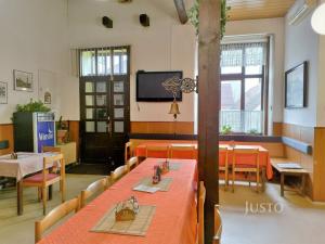 Pronájem restaurace, Písek, Hradiště, 497 m2