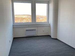 Pronájem kanceláře, Zlín - Louky, třída Tomáše Bati, 40 m2