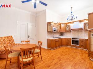 Prodej bytu 3+1, Karlovy Vary, Mariánskolázeňská, 119 m2