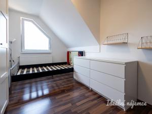Pronájem bytu 2+kk, Nupaky, U Valu, 50 m2