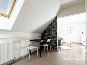 Pronájem bytu 2+kk, Nupaky, U Valu, 50 m2