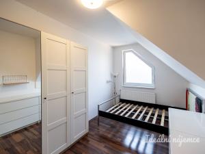 Pronájem bytu 2+kk, Nupaky, U Valu, 50 m2