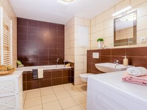 Pronájem bytu 1+kk, České Budějovice - České Budějovice 2, Husova tř., 38 m2