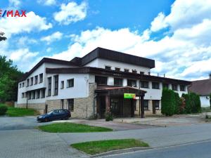 Pronájem obchodního prostoru, Velké Karlovice, 585 m2