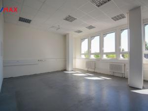 Pronájem kanceláře, Hradec Králové - Věkoše, Akademika Bedrny, 172 m2