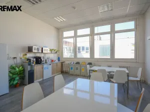 Pronájem kanceláře, Pardubice - Zelené Předměstí, Masarykovo náměstí, 321 m2
