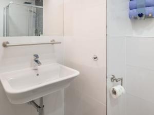 Pronájem bytu 1+kk, Praha - Vinohrady, Španělská, 24 m2