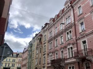 Prodej činžovního domu, Karlovy Vary, Koptova, 1500 m2