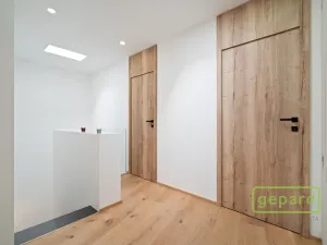 Prodej bytu 5+kk, Praha, Na Dvorcích, 289 m2