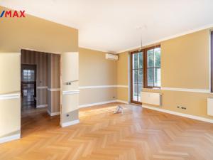 Prodej bytu 4+kk, Karlovy Vary, Svahová, 393 m2