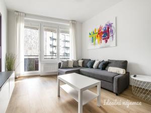 Pronájem bytu 2+kk, Praha - Stodůlky, Svitákova, 55 m2