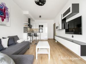 Pronájem bytu 2+kk, Praha - Stodůlky, Svitákova, 55 m2