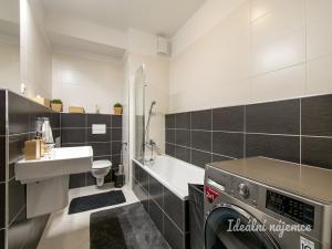 Pronájem bytu 2+kk, Praha - Stodůlky, Svitákova, 55 m2