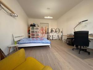 Pronájem bytu 1+1, Praha - Vršovice, 28. pluku, 43 m2