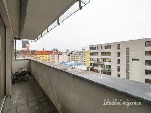 Pronájem bytu 1+kk, Praha - Holešovice, Poupětova, 50 m2