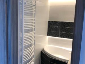 Pronájem bytu 2+kk, Pardubice - Zelené Předměstí, Pod Vinicí, 57 m2