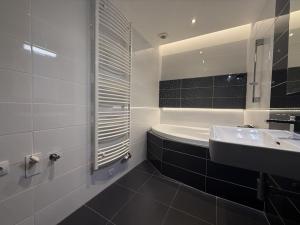 Pronájem bytu 2+kk, Pardubice - Zelené Předměstí, Pod Vinicí, 57 m2