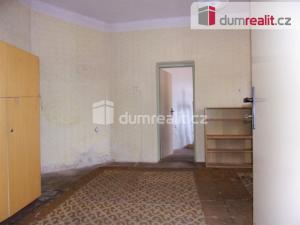Prodej komerční nemovitosti, Karlovy Vary - Dvory, Chebská, 350 m2