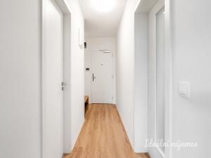 Pronájem bytu 2+kk, Praha - Břevnov, Na Větrníku, 67 m2