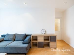 Pronájem bytu 2+kk, Praha - Vinoř, Uherská, 44 m2