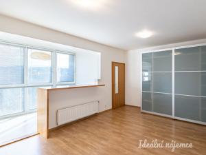 Pronájem bytu 2+kk, Praha - Hloubětín, Nademlejnská, 38 m2