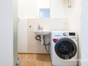 Pronájem bytu 2+kk, Praha - Vinohrady, Písecká, 40 m2