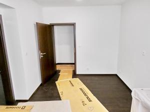 Prodej bytu 3+1, Karlovy Vary, U Trati, 80 m2