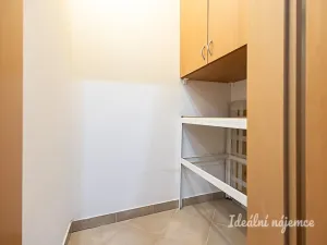 Pronájem bytu 2+kk, Praha - Záběhlice, Velenovského, 53 m2